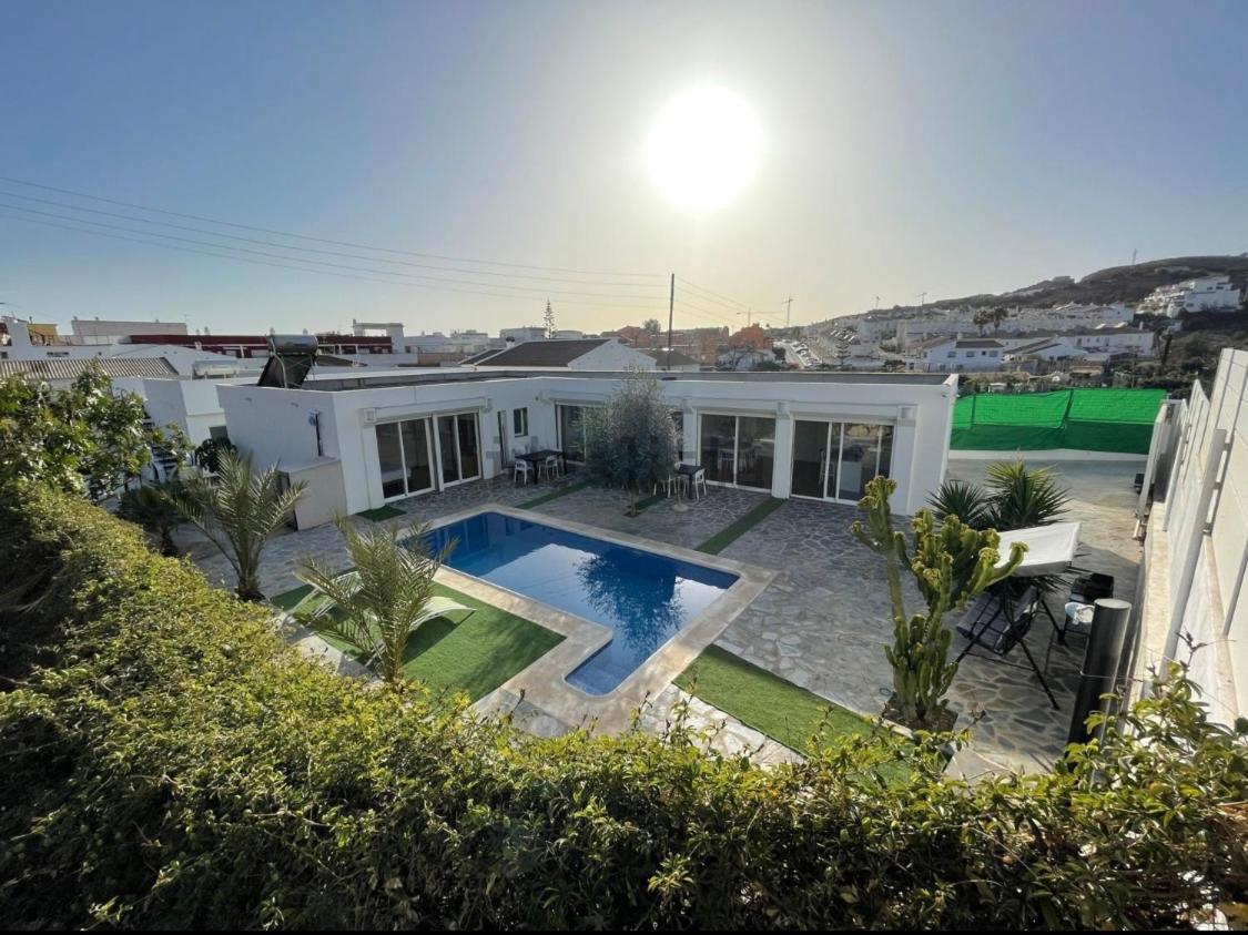 Private Pool In Villa Near The Beach Torre de Benagalbon Exterior photo