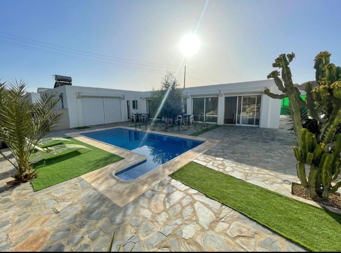 Private Pool In Villa Near The Beach Torre de Benagalbon Exterior photo